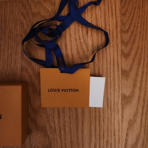 Louis Vuitton Box, Message Card & Ribbon 5.5" x 3.5" - Picture 2 of 5
